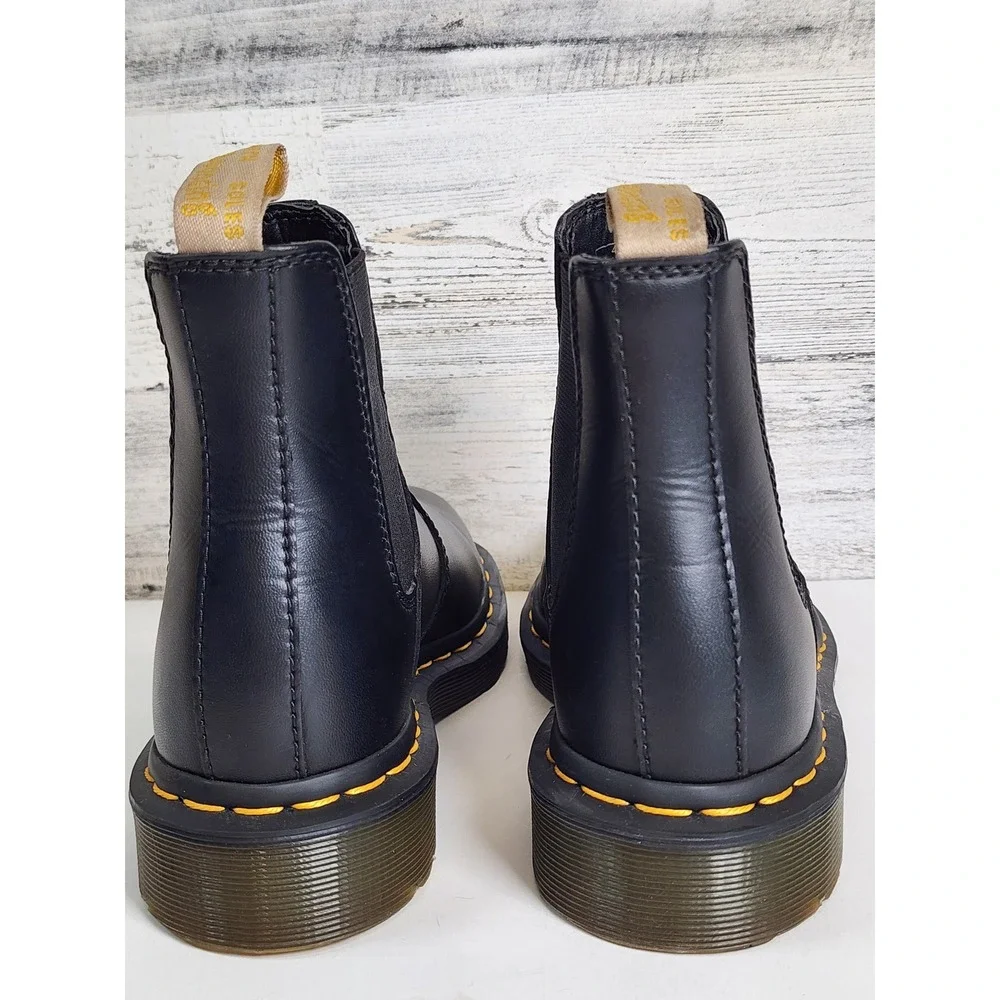 Dr. Martens Vegan 2976 Chelsea Boots Womens Size 6 Black Felix Rub Off Pull On